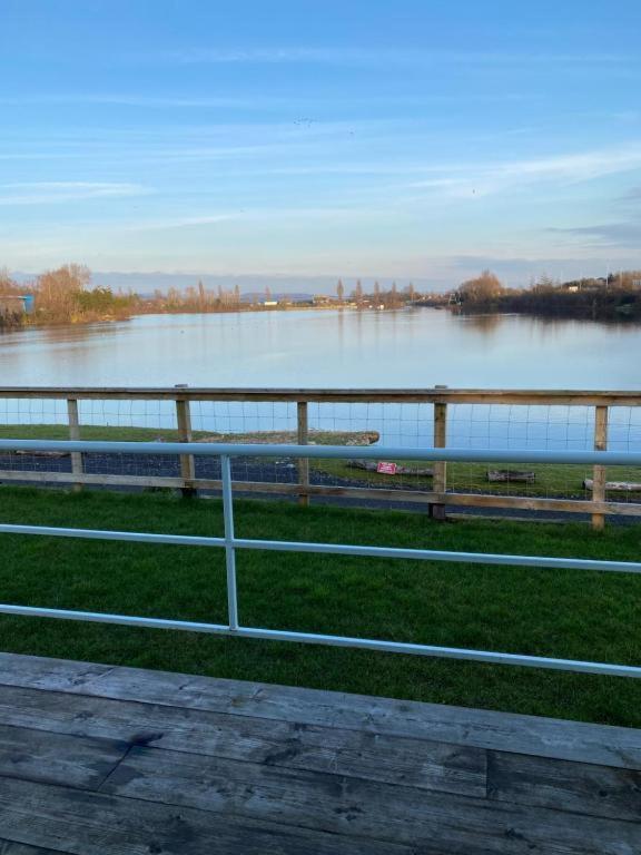 Lake View Lodge Chichester Luaran gambar